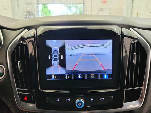 Used 2023 Chevrolet Traverse LT w/ Rear Camera Mirror Package AWD/4WD image 25