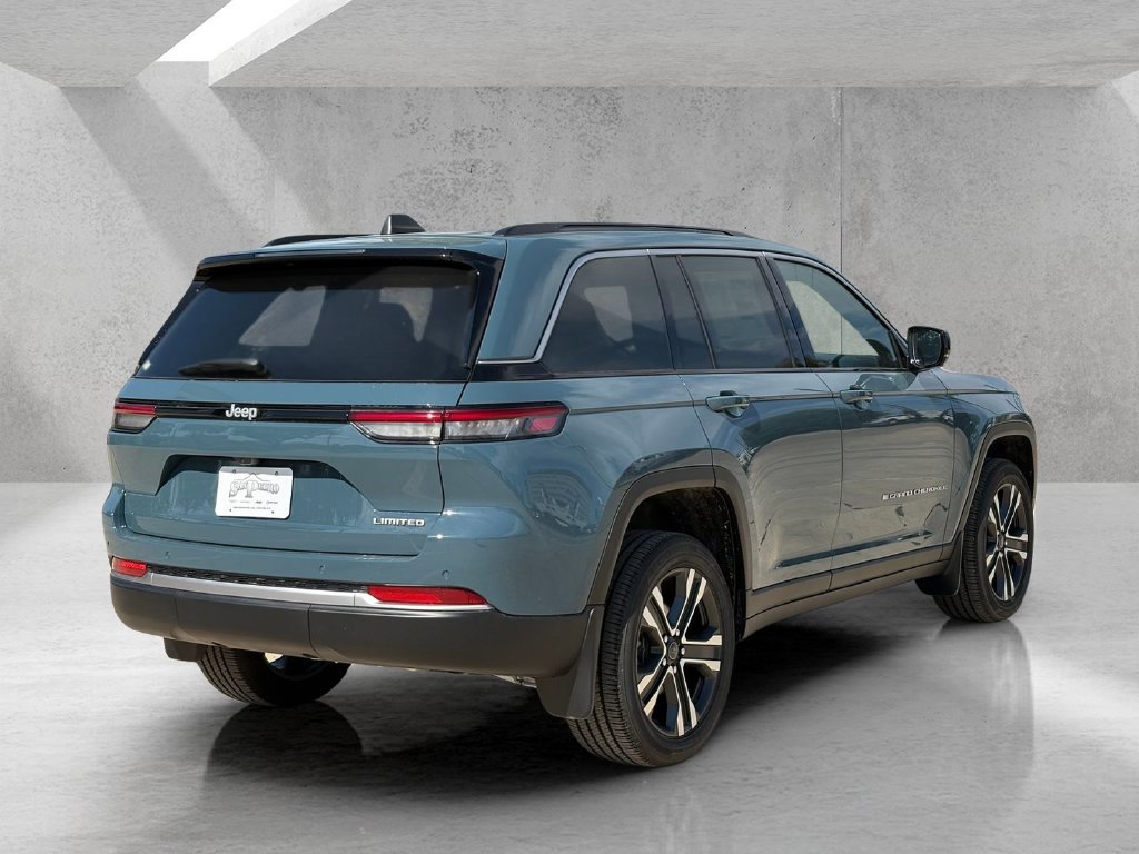 New 2027 Jeep Grand Cherokee Limited w/ MOPAR Finishing Package RWD image 5