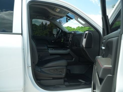 Used 2018 GMC Sierra 1500 SLT w/ All Terrain Package AWD/4WD image 18