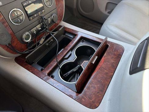 Used 2013 Chevrolet Avalanche LTZ image 28