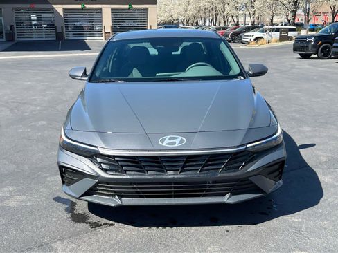 New 2026 Hyundai Elantra Hybrid FWD image 3