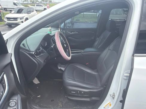 Used 2022 Buick Enclave Essence FWD image 7