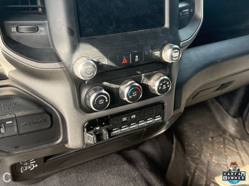 Used 2024 RAM 2500 Tradesman w/ Chrome Appearance Group AWD/4WD image 19