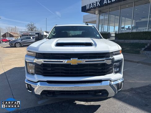 Used 2025 Chevrolet Silverado 2500 LT w/ Convenience Package image 9