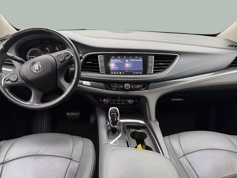 Used 2020 Buick Enclave Essence AWD/4WD image 17