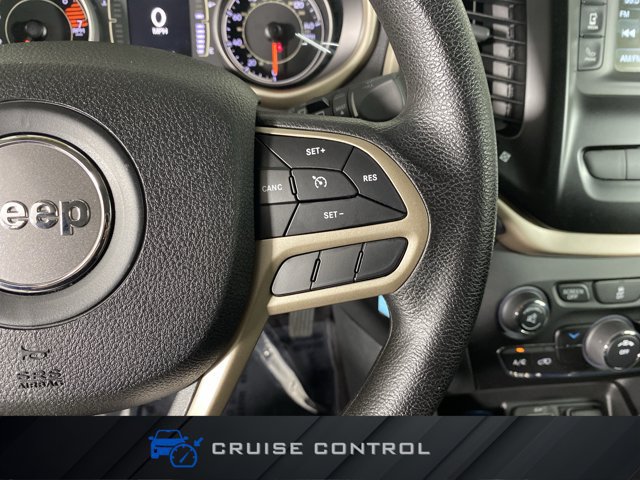 Used 2018 Jeep Cherokee Latitude w/ Safety Group AWD/4WD image 22