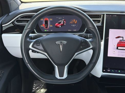 Used 2018 Tesla Model X 75D image 7
