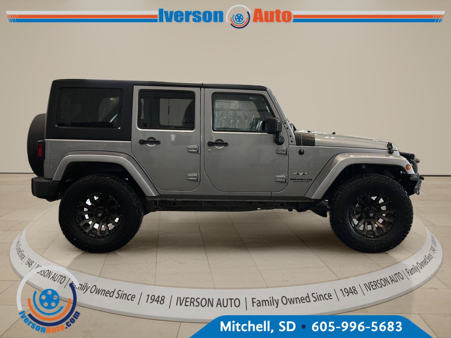 Used 2016 Jeep Wrangler Unlimited Sahara w/ Connectivity Group AWD/4WD image 8