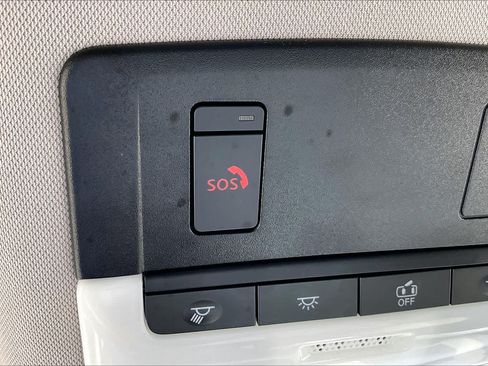 Used 2025 Nissan Rogue SV FWD image 31