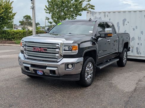 Used 2015 GMC Sierra 2500 SLT w/ Duramax Plus Package AWD/4WD image 8