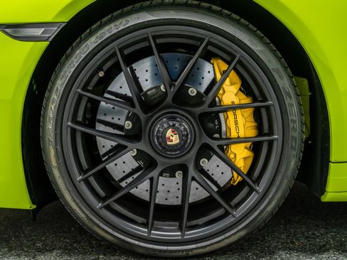 Used 2018 Porsche 911 Targa 4 GTS image 9