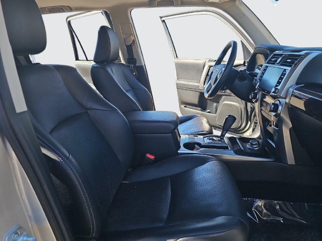 Used 2022 Toyota 4Runner Limited AWD/4WD image 11