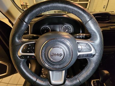 Used 2020 Jeep Renegade Latitude w/ Cold Weather Group AWD/4WD image 16