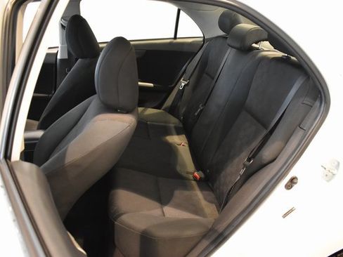 Used 2010 Toyota Corolla S image 19