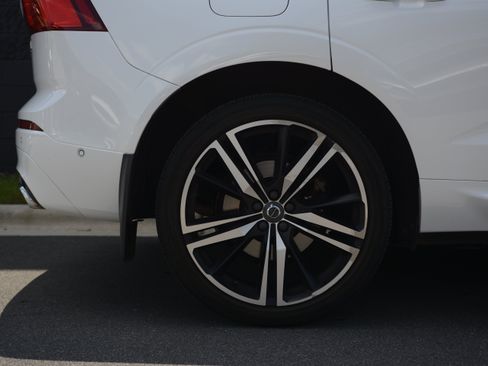 Used 2019 Volvo XC60 T6 R-Design w/ Protection Package Premier AWD/4WD image 35