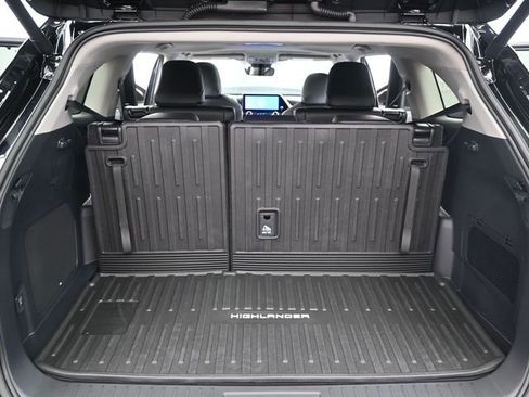 New 2026 Toyota Highlander Limited image 15