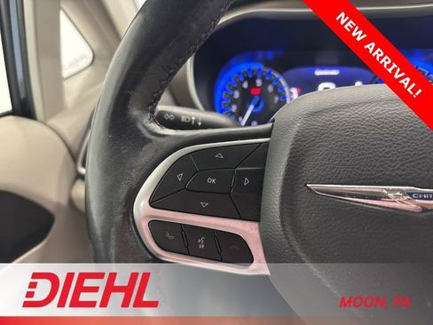 Used 2019 Chrysler Pacifica Touring-L w/ Advanced Safetytec Group image 25