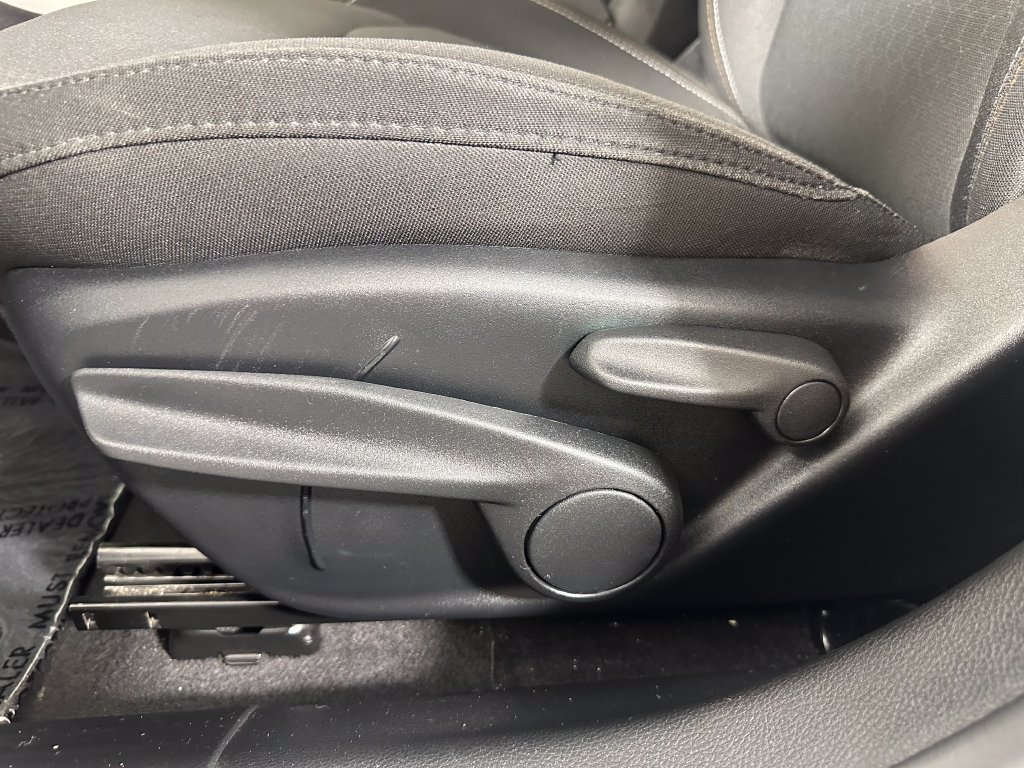 Used 2018 Jeep Compass Sport FWD image 16