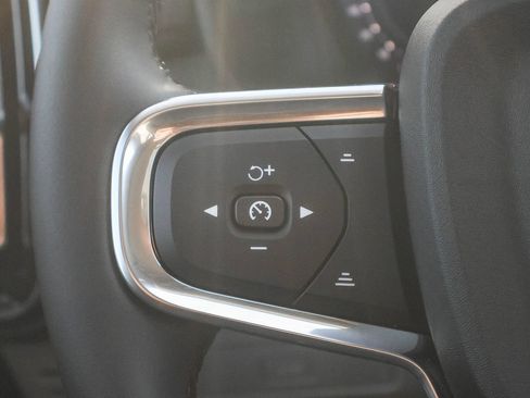 New 2026 Volvo XC40 B4 Plus w/ Climate Package FWD image 35