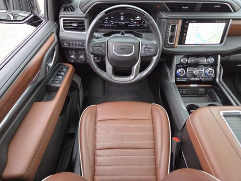 Used 2023 GMC Yukon Denali Ultimate AWD/4WD image 34