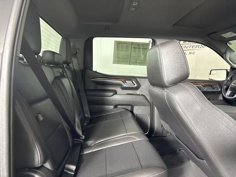 Used 2023 GMC Sierra 1500 SLT w/ SLT Premium Package AWD/4WD image 29