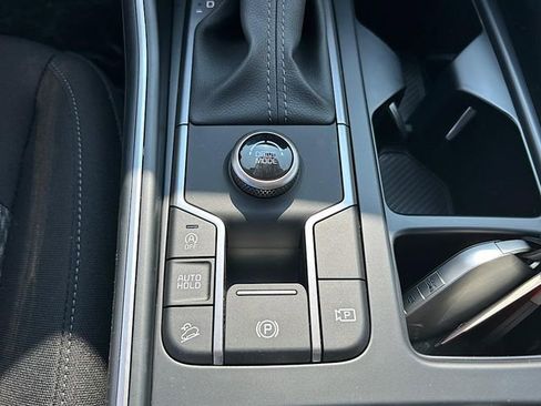 New 2025 Kia Sorento LX image 18