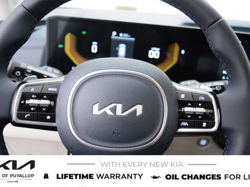 New 2026 Kia Carnival EX FWD image 26
