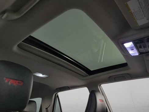 Used 2019 Toyota 4Runner TRD Off-Road Premium image 19