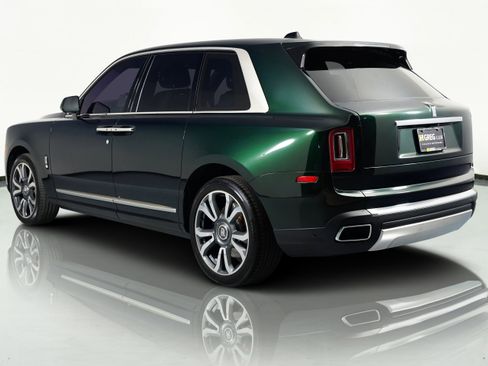 Used 2023 Rolls-Royce Cullinan w/ Cullinan Package image 18