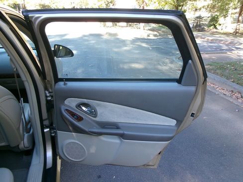 Used 2005 Chevrolet Malibu LT image 22