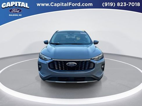 Certified 2025 Ford Escape Platinum w/ Premium Technology Package image 3