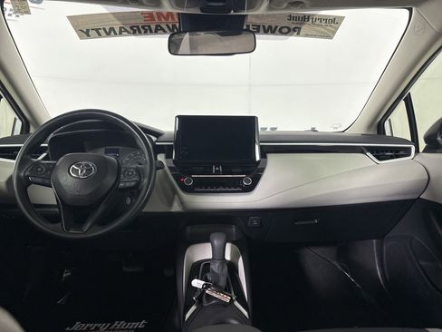 Used 2025 Toyota Corolla LE image 21