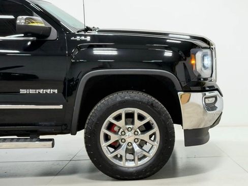 Used 2018 GMC Sierra 1500 SLT AWD/4WD image 14