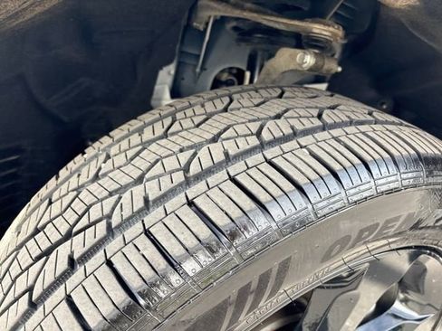 Used 2023 Jeep Grand Cherokee Limited w/ Black Appearance Package image 27