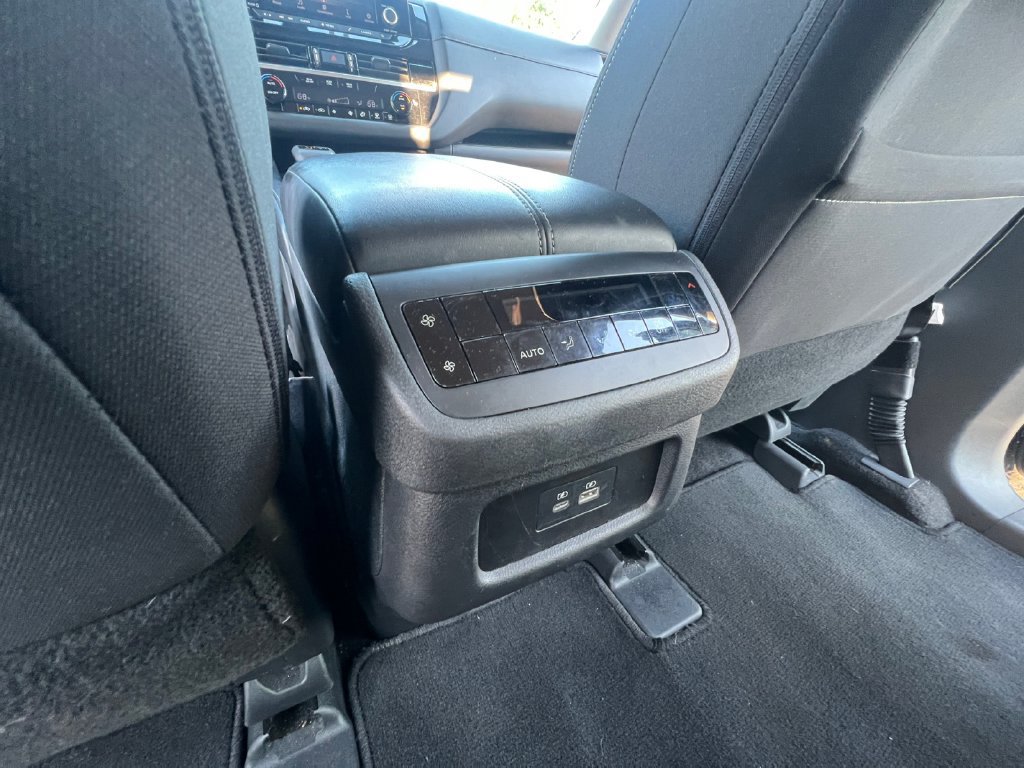 Used 2025 Nissan Pathfinder SV AWD/4WD image 27