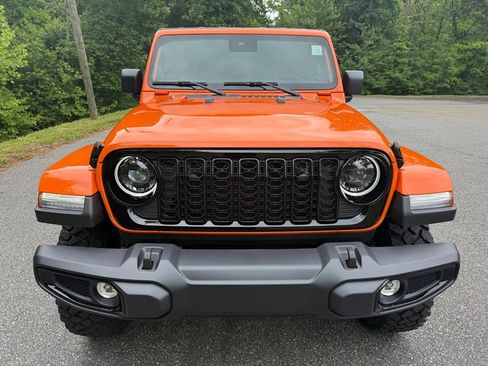 New 2025 Jeep Gladiator Sport image 4