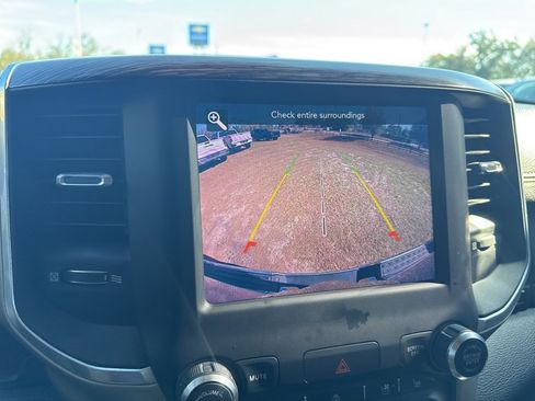 Used 2020 RAM 1500 Laramie image 19