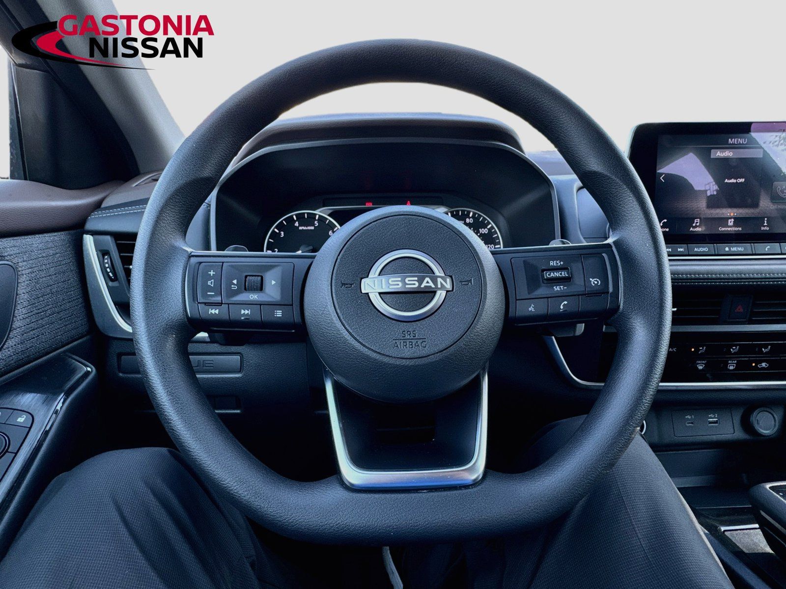 Used 2023 Nissan Rogue S AWD/4WD image 14