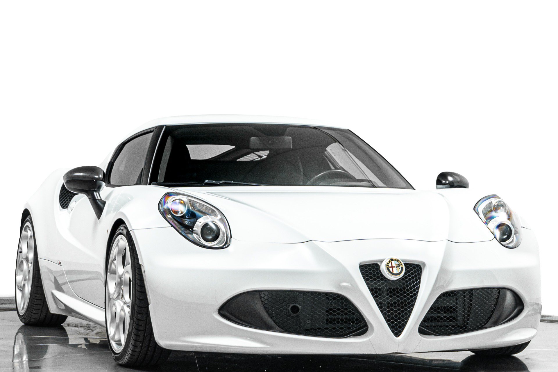 Used 2015 Alfa Romeo 4C Coupe w/ Leather Interior Group RWD image 3