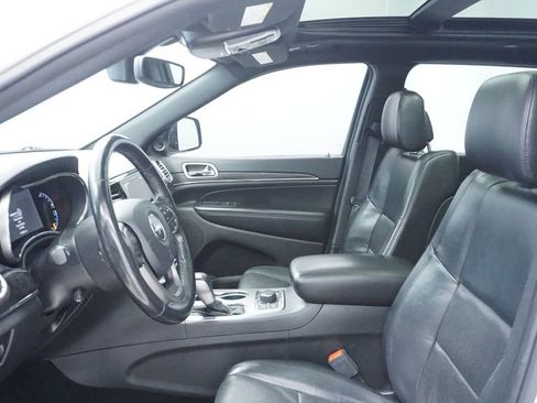 Certified 2019 Jeep Grand Cherokee Limited w/ Luxury Group II image 34