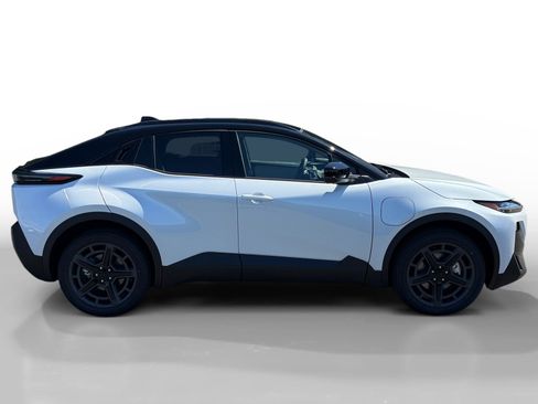 New 2026 Subaru Uncharted AWD image 6