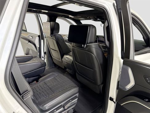 Used 2023 Cadillac Escalade Sport Platinum AWD/4WD image 27
