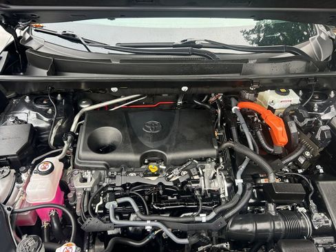 Used 2020 Toyota RAV4 Limited image 30