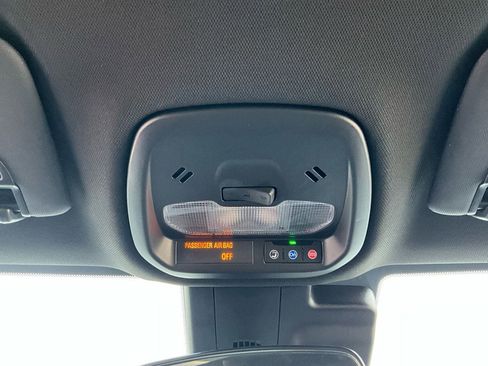 Used 2025 Buick Envista Preferred image 16