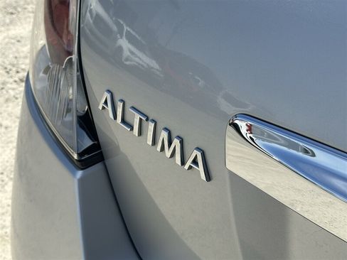 Used 2012 Nissan Altima 2.5 S w/ Convenience Pkg FWD image 16