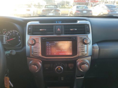 Used 2016 Toyota 4Runner image 10