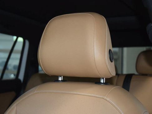 Used 2022 Volkswagen Tiguan SE AWD/4WD image 38