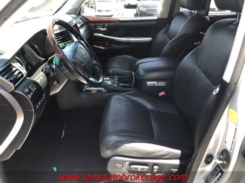 Used 2015 Lexus LX 570 4WD w/ Luxury Package image 11