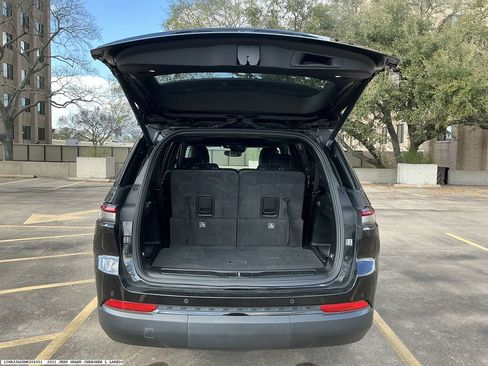 Used 2021 Jeep Grand Cherokee L Laredo image 12