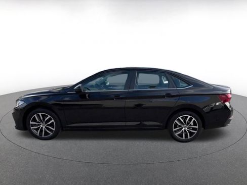 Used 2025 Volkswagen Jetta SE image 9